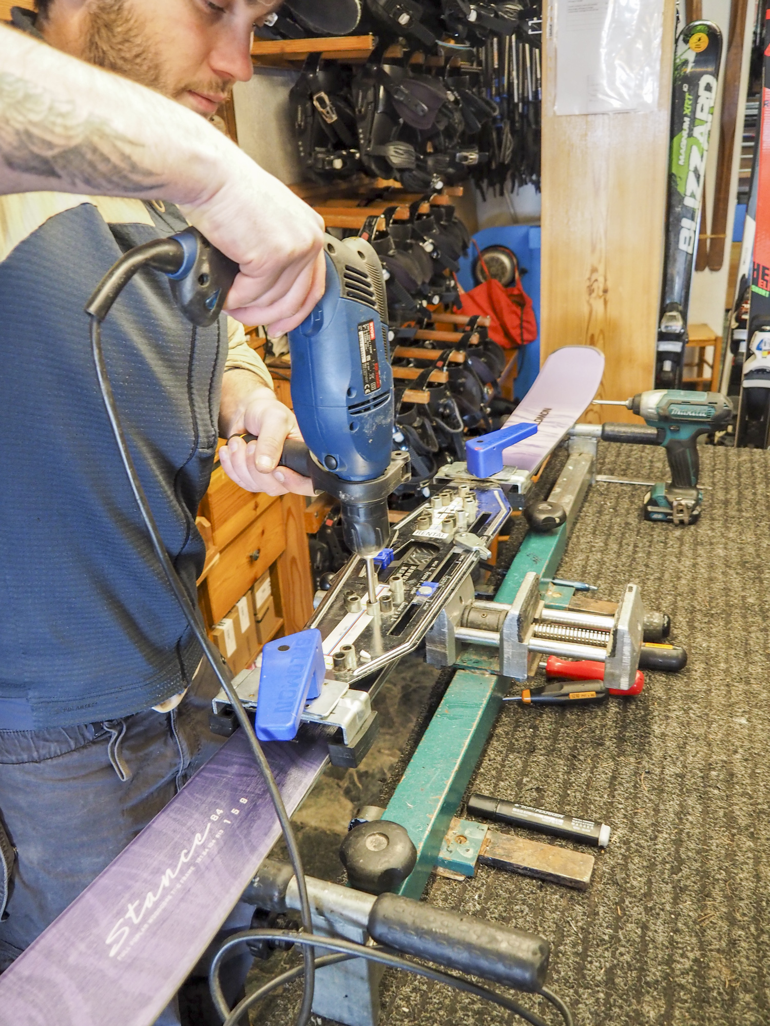 Drill for mounting bindings